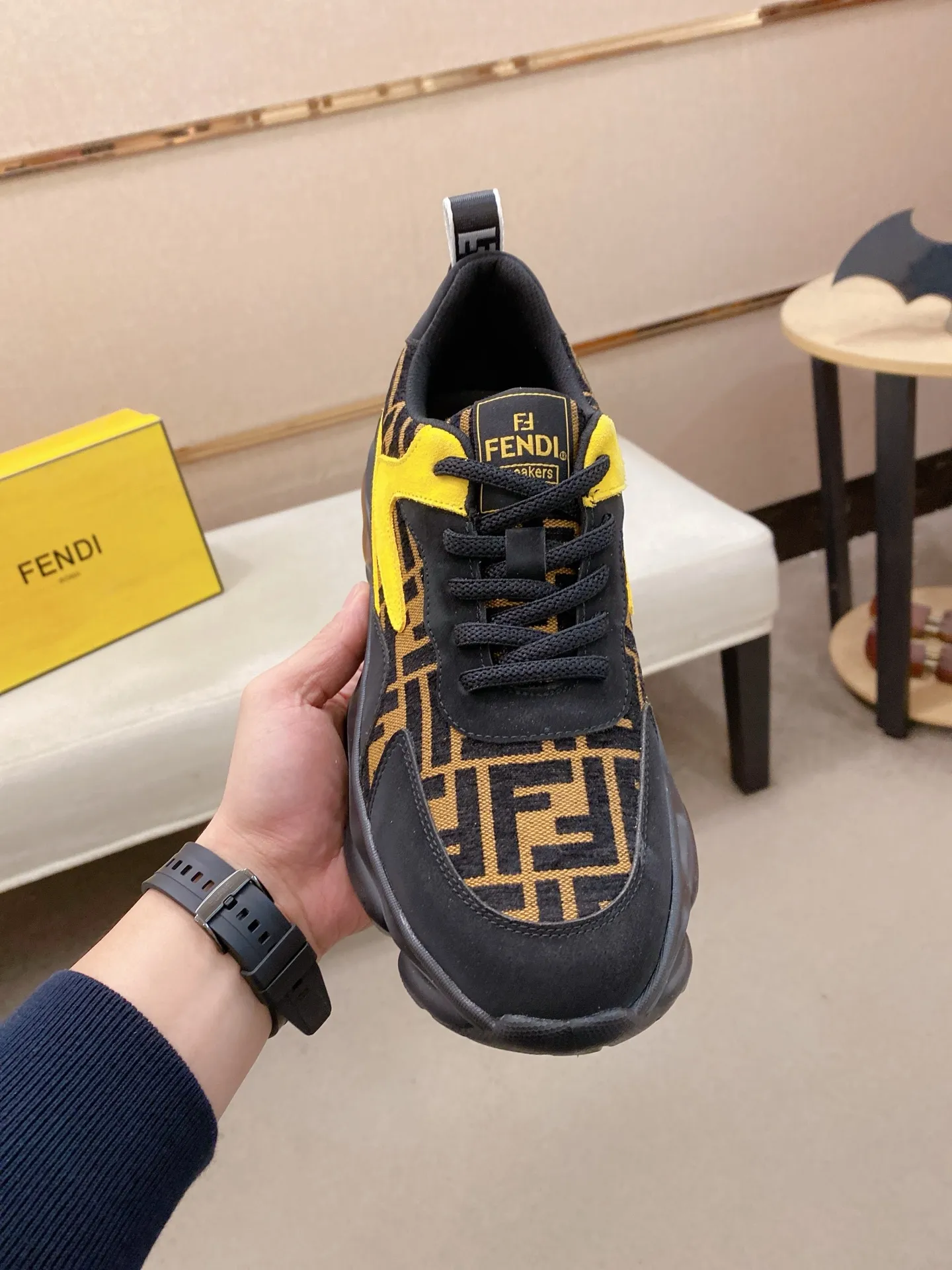 Factory price 442💰 (fendi) New style 👊🏻 upper 🇮🇹 imported cowhide fabric 🇩🇪 lining imported sheepskin lining. The original outsole is molded to highlight the identity of every man, and the upper foot is elegant and stable🚶🏻🚶🏻The high-end custom counters reproduce the original version📯No matter the wind or rain, the shoe last remains unchanged and can withstand the verification of time🔍️,🔵 Size: 38-44